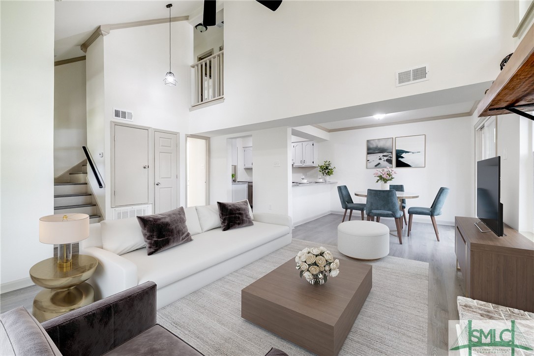 6 Holland Park Court