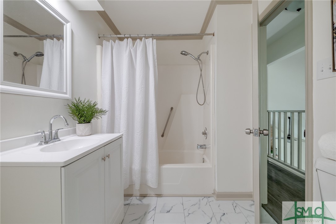 6 Holland Park Court