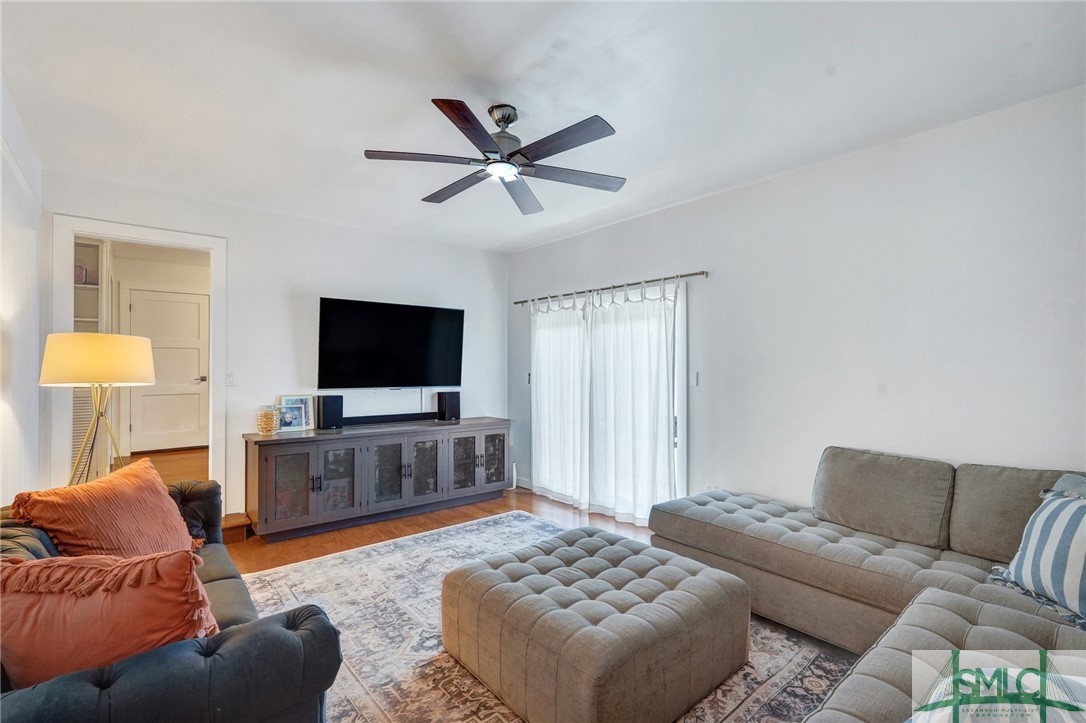 1515 Kings Way
