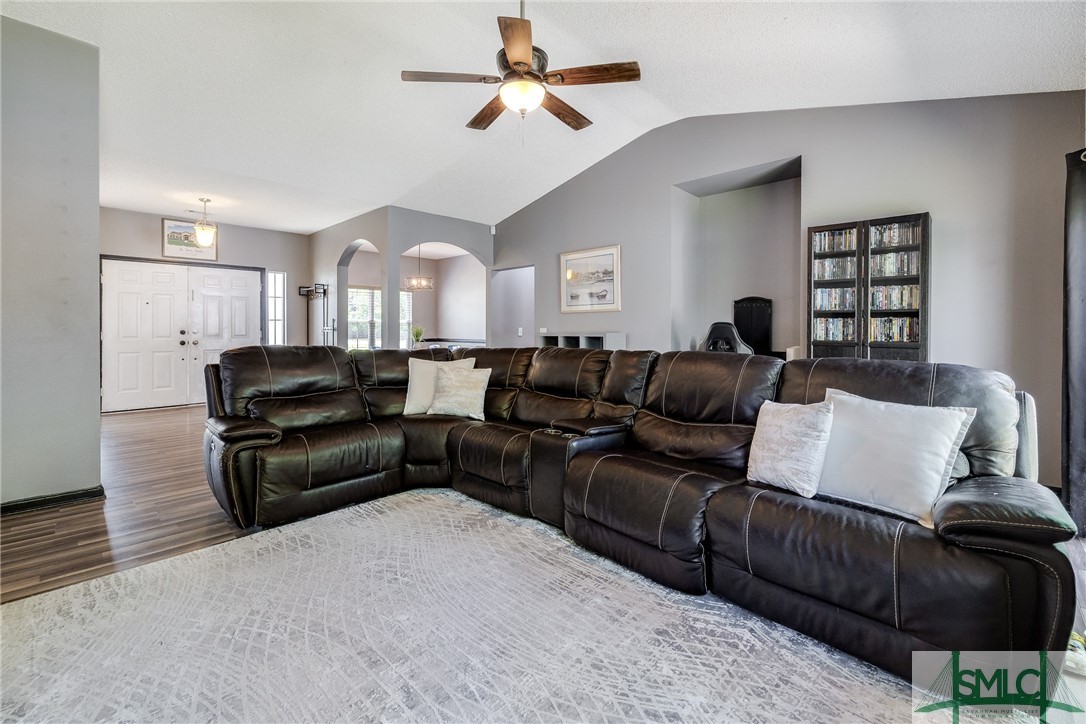 515 Amsonia Circle
