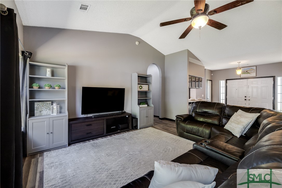 515 Amsonia Circle