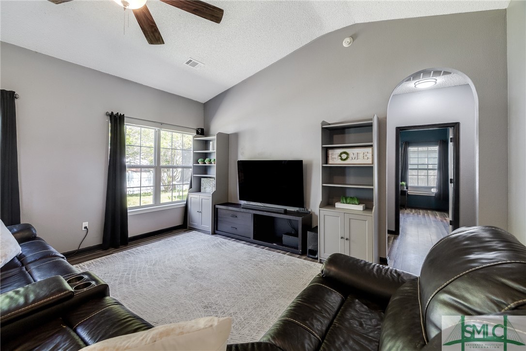 515 Amsonia Circle