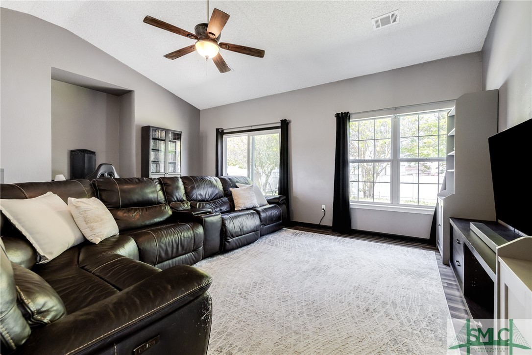 515 Amsonia Circle