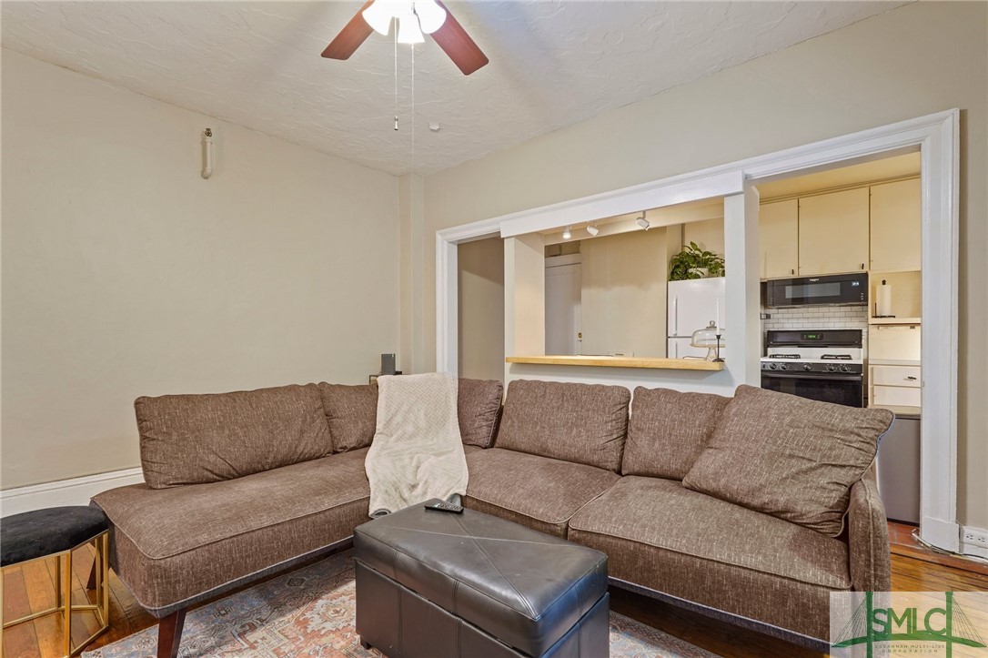 24 E Liberty Street 23