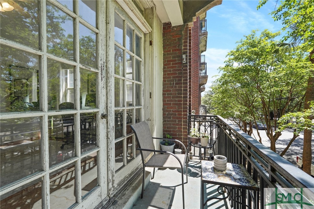 24 E Liberty Street 23