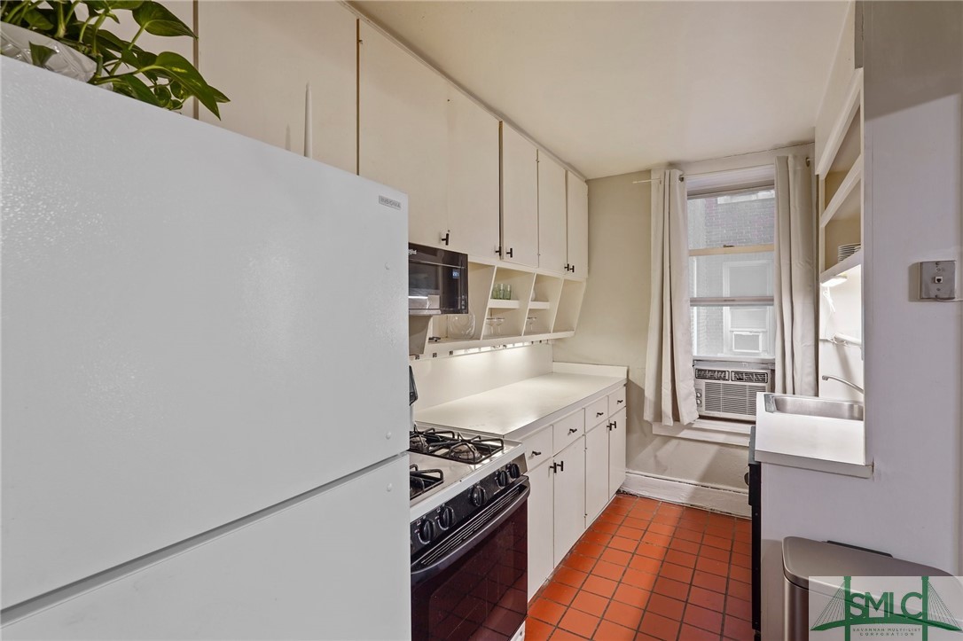 24 E Liberty Street 23