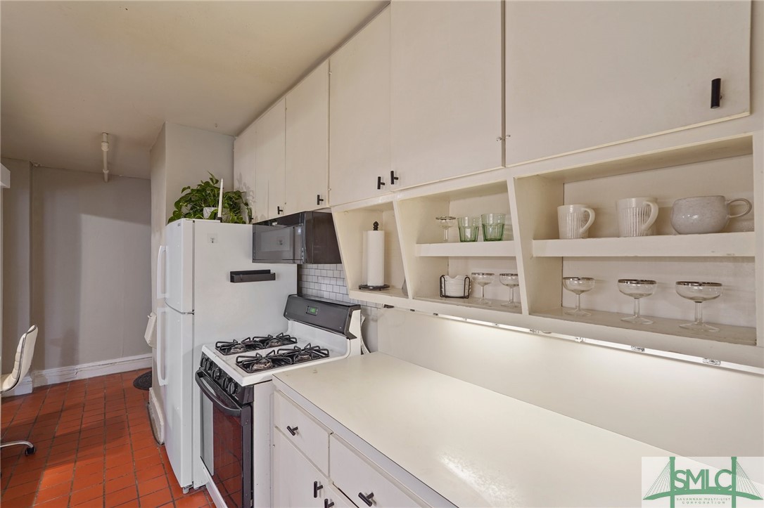 24 E Liberty Street 23