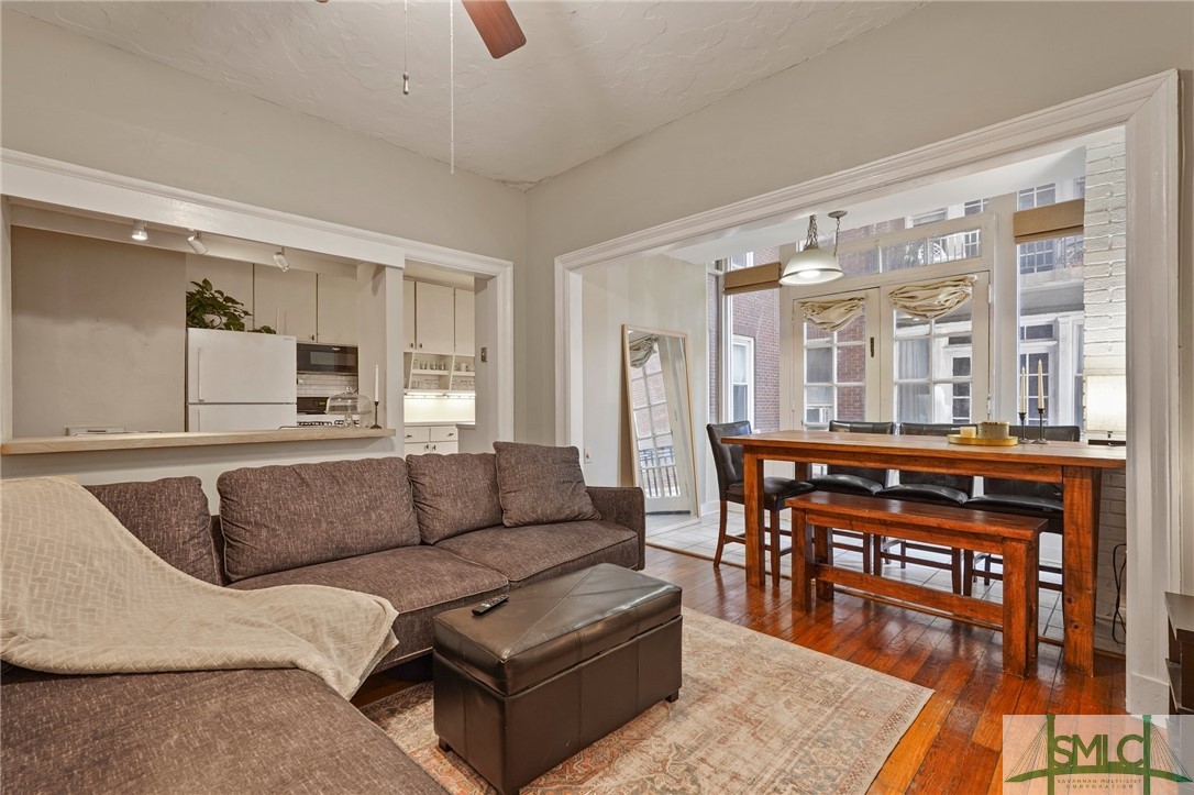 24 E Liberty Street 23
