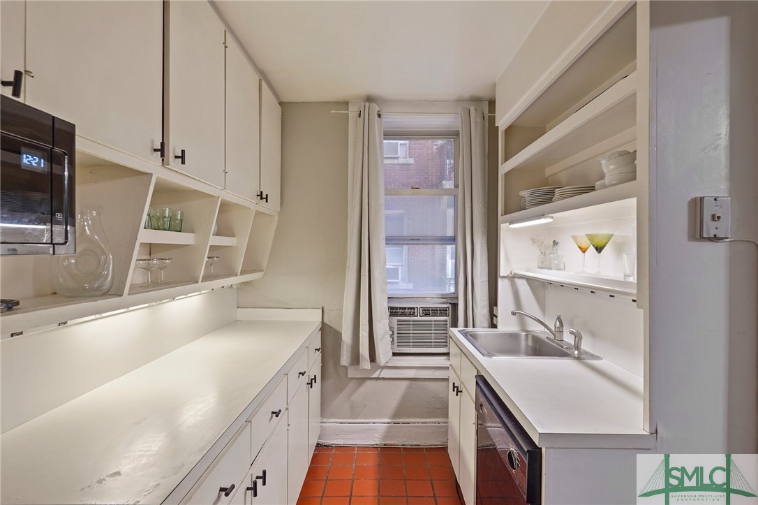 24 E Liberty Street 23