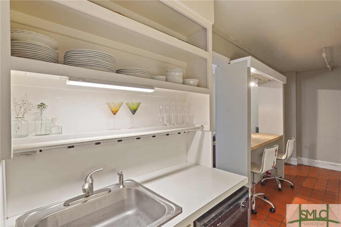 24 E Liberty Street 23