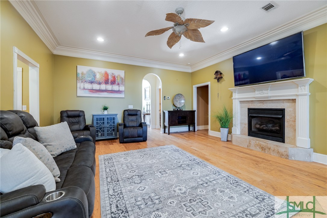 1151 W Mission Lane SE