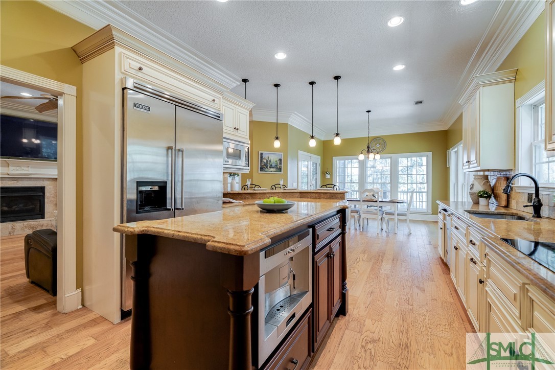 1151 W Mission Lane SE