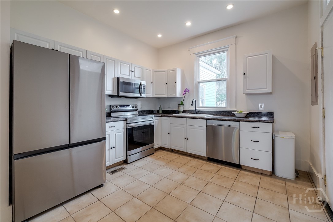 602 W 37th Street