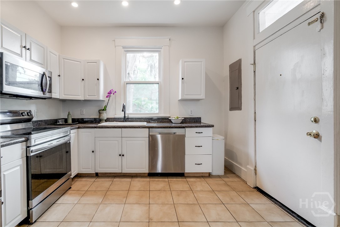 602 W 37th Street