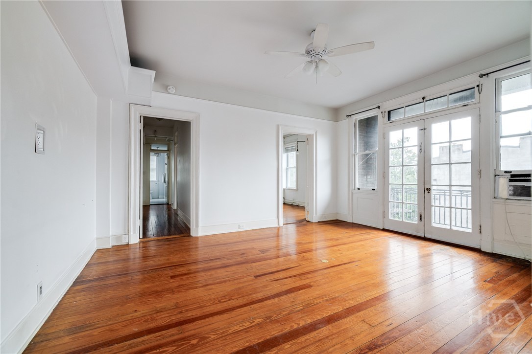 24 E Liberty Street 44