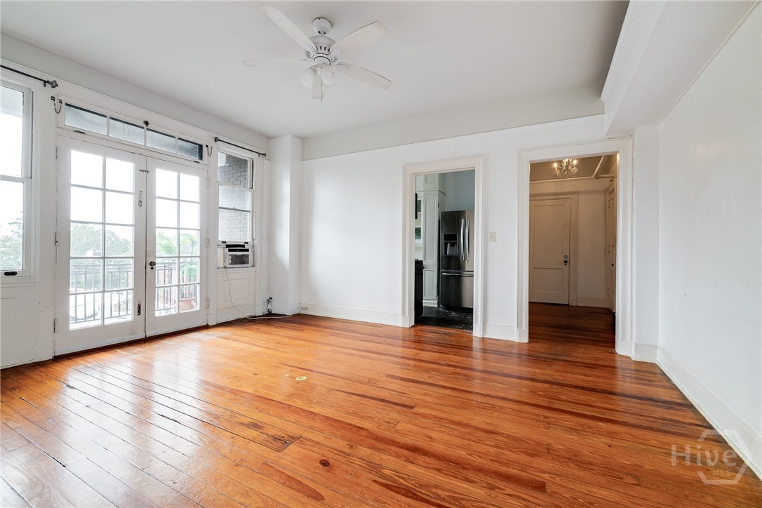 24 E Liberty Street 44