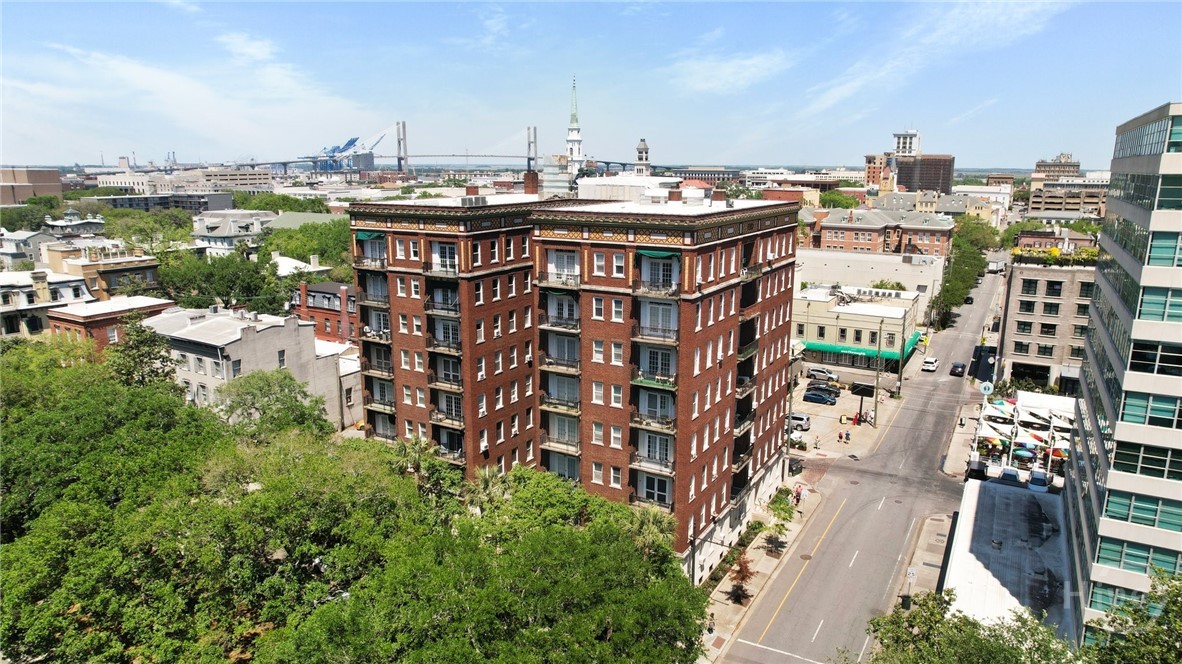 24 E Liberty Street 44