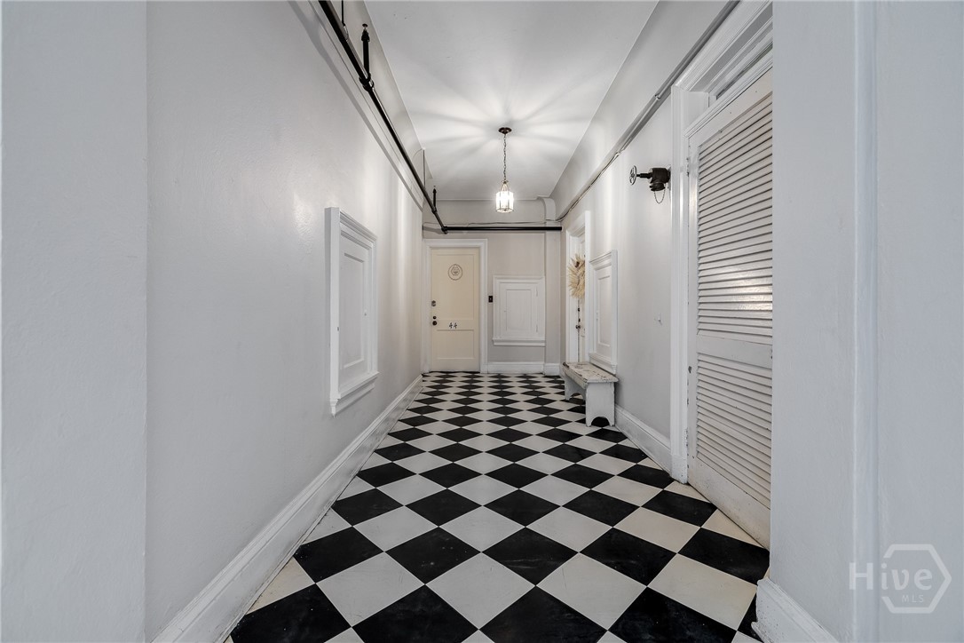 24 E Liberty Street 44