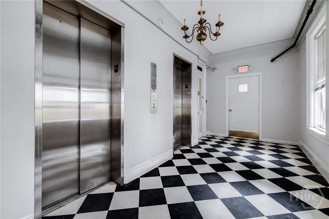 24 E Liberty Street 44