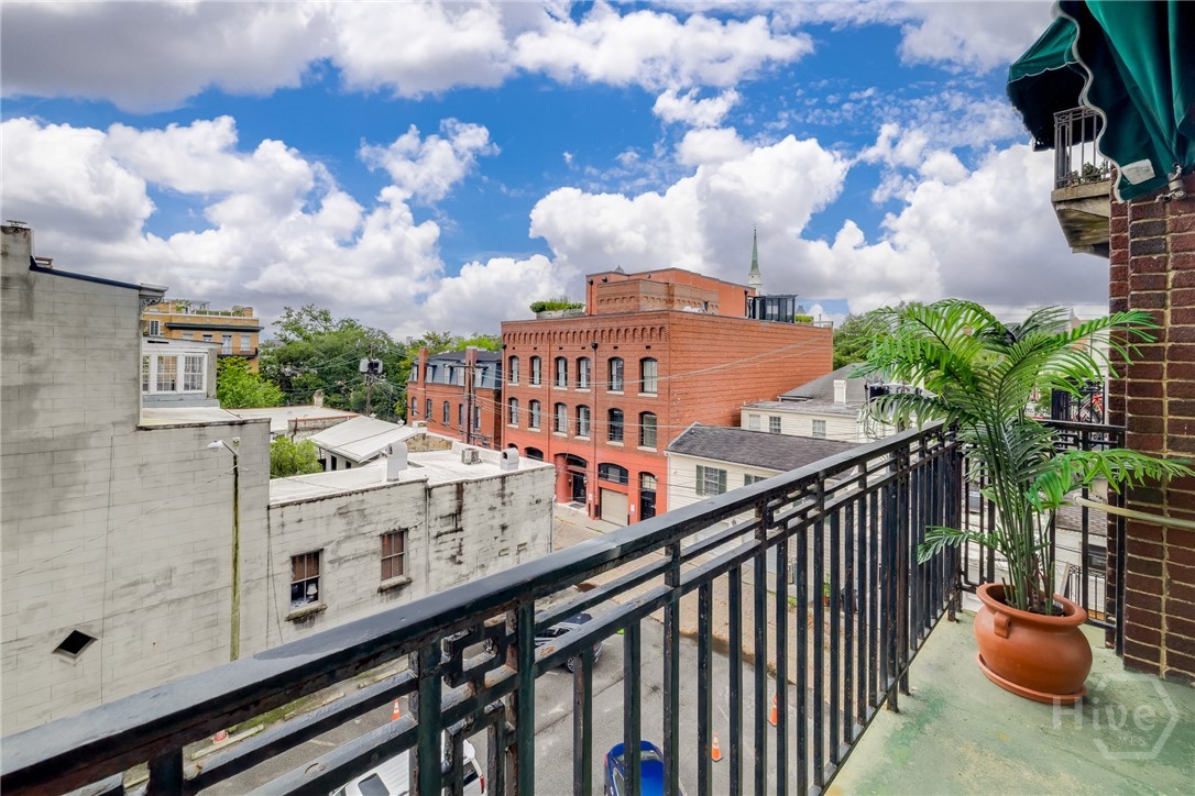 24 E Liberty Street 44
