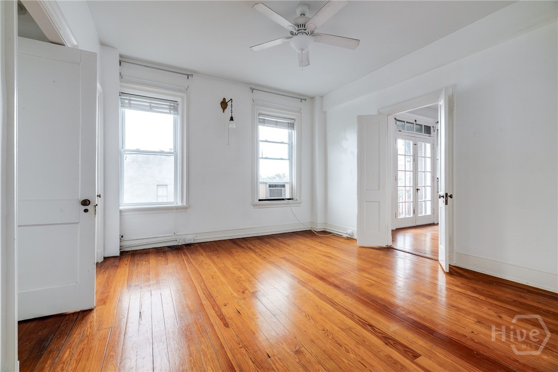 24 E Liberty Street 44