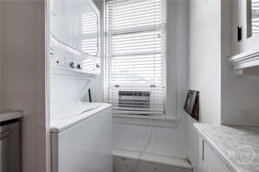24 E Liberty Street 44
