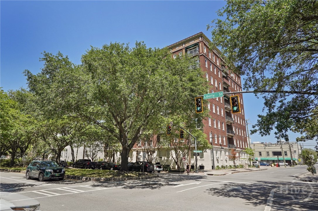 24 E Liberty Street 44