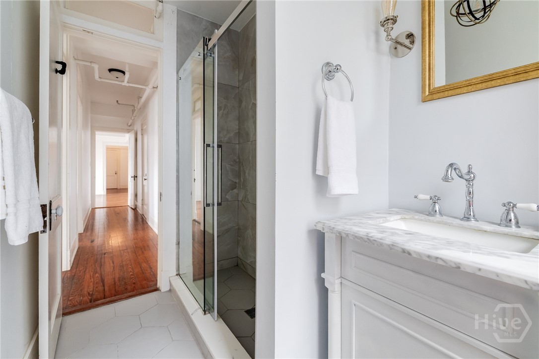 24 E Liberty Street 44