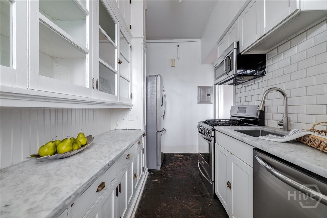 24 E Liberty Street 44