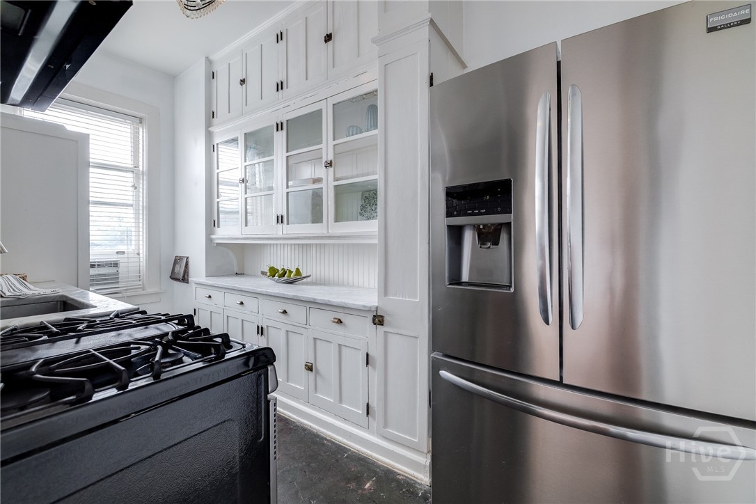 24 E Liberty Street 44