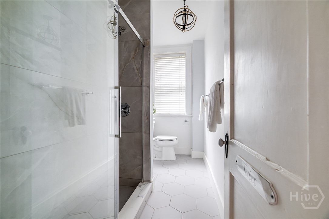 24 E Liberty Street 44