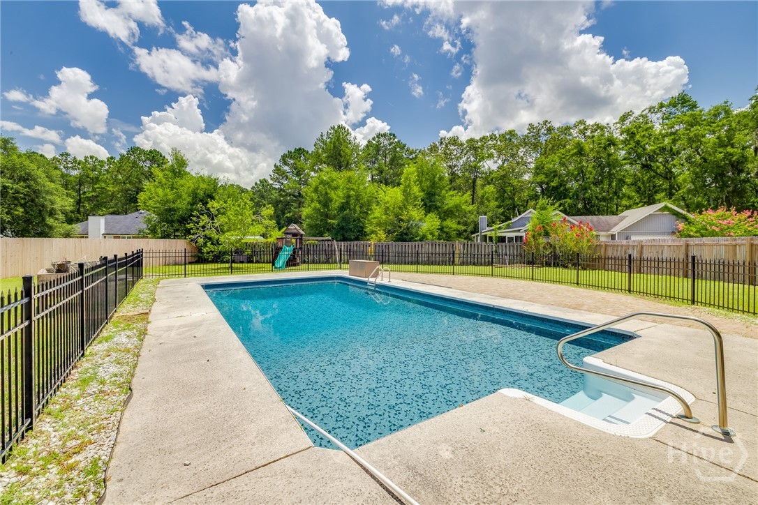 17 Oak Pointe Drive