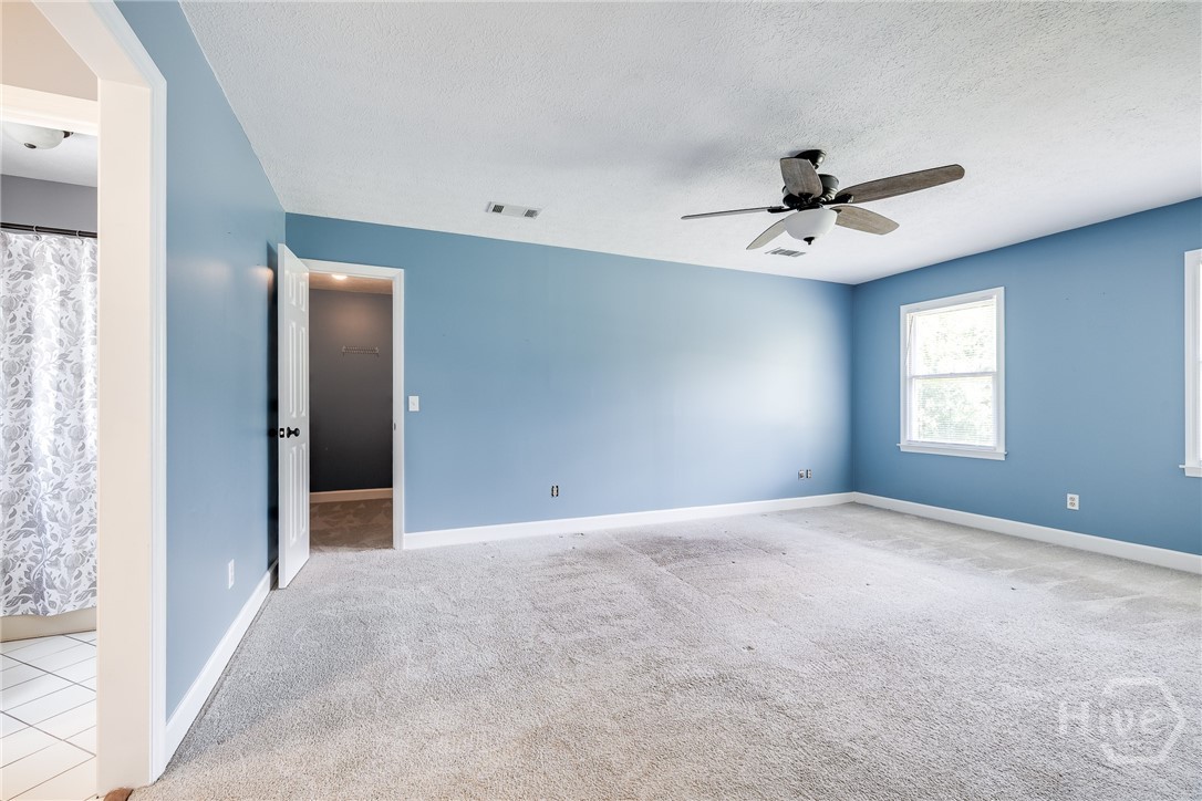 17 Oak Pointe Drive