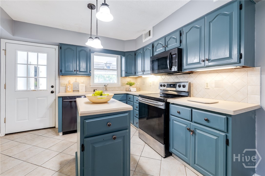 17 Oak Pointe Drive