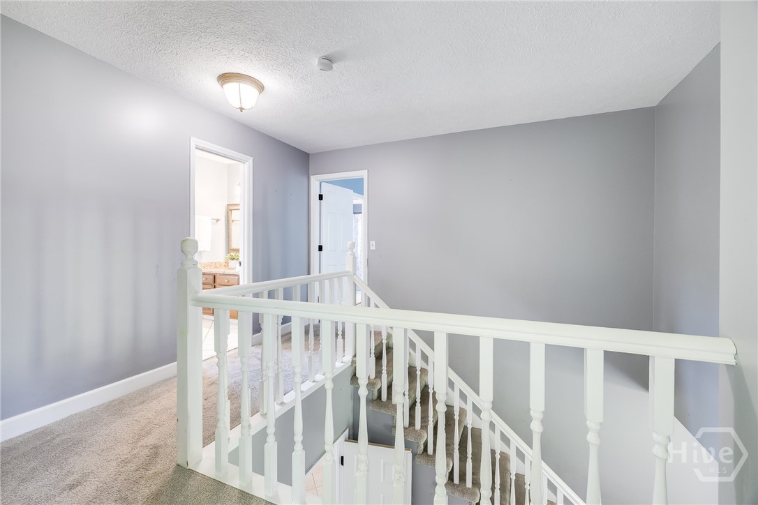 17 Oak Pointe Drive
