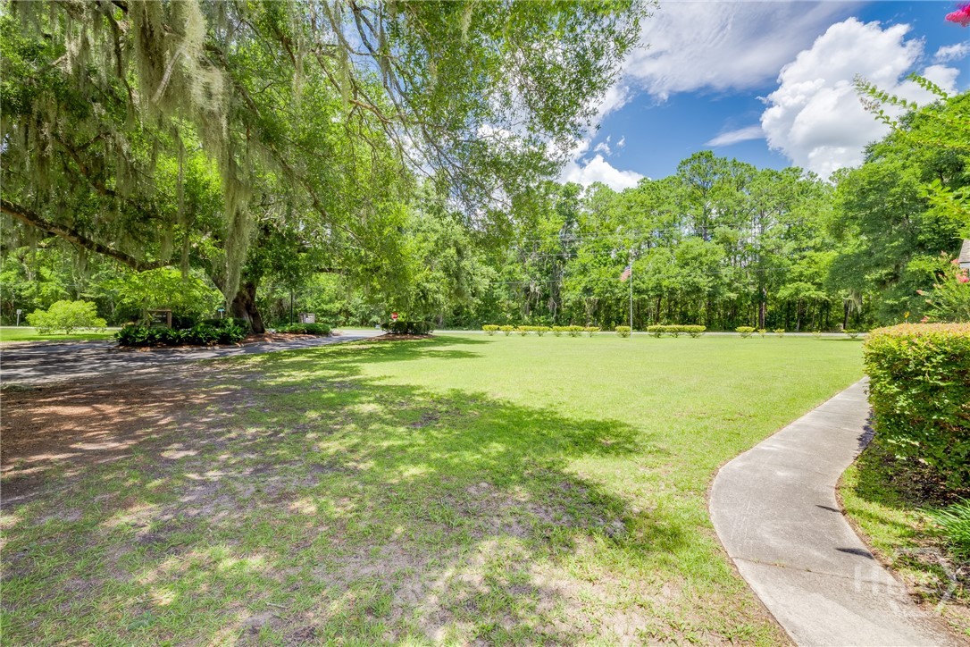 17 Oak Pointe Drive
