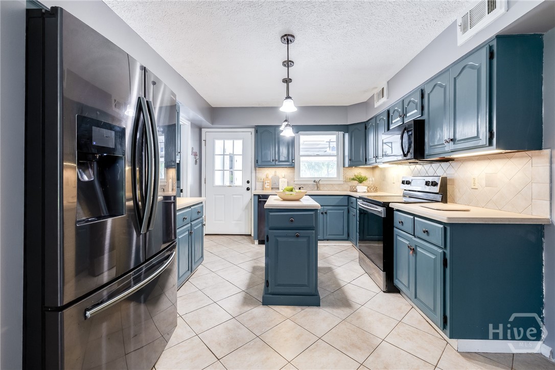 17 Oak Pointe Drive