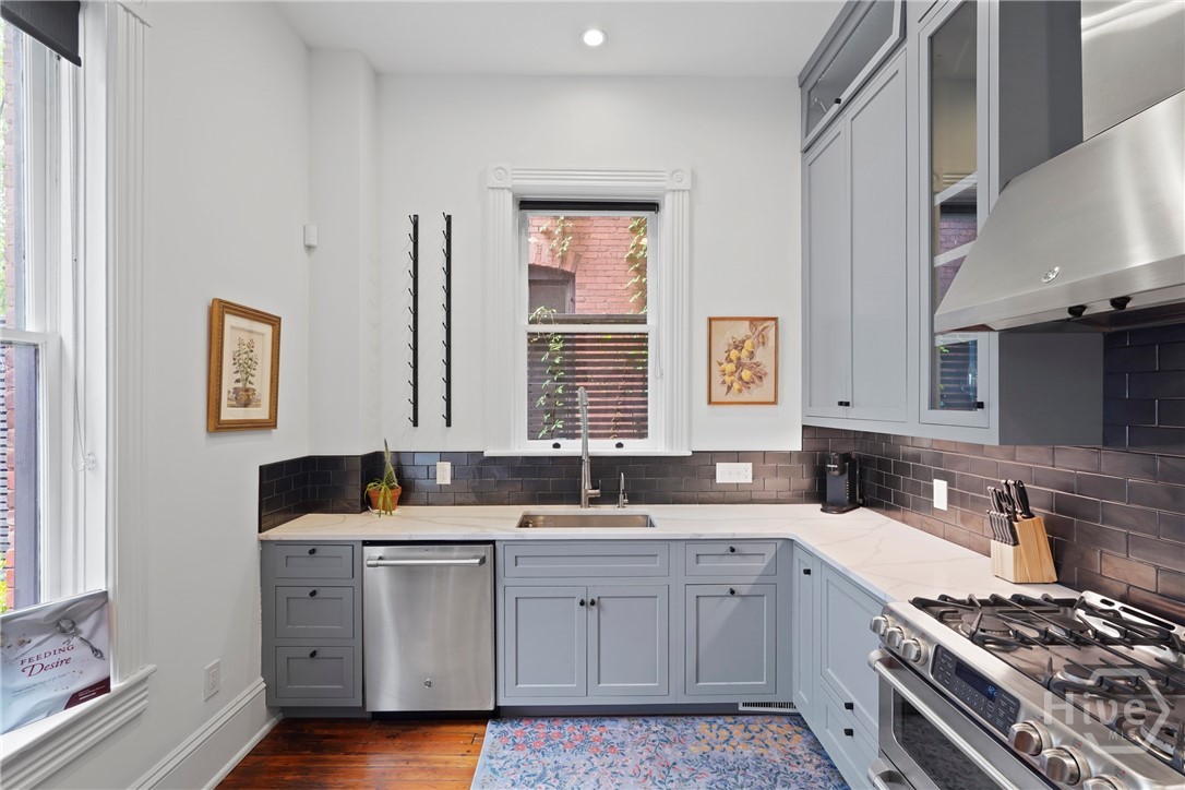 415 Whitaker Street