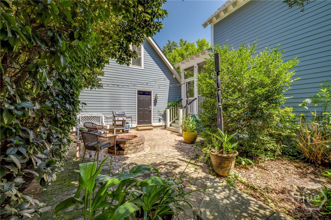 2432 Norwood Avenue