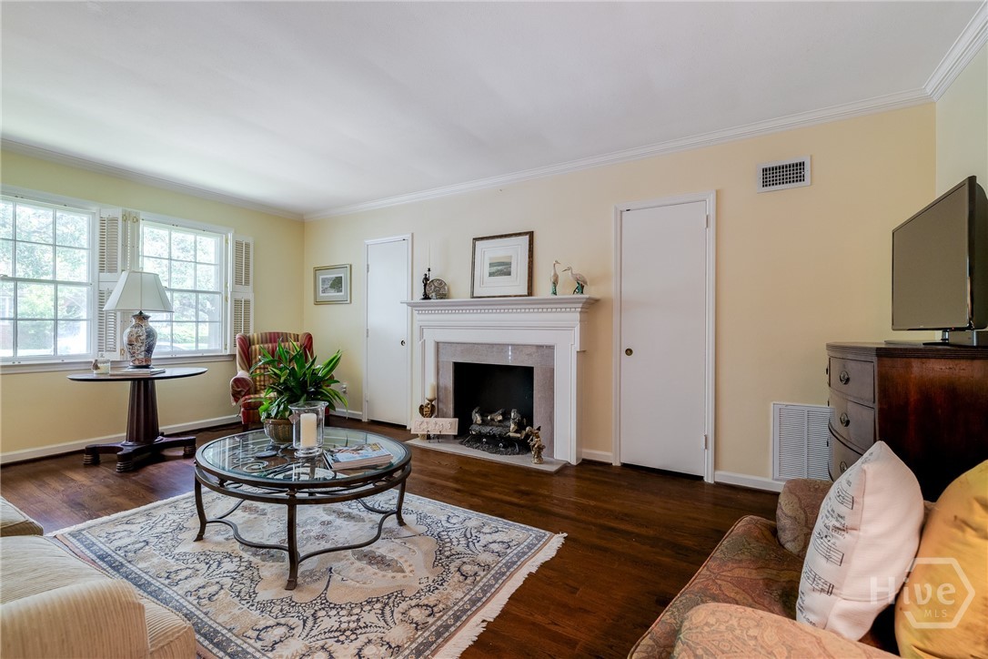 533-535 E 52nd Street