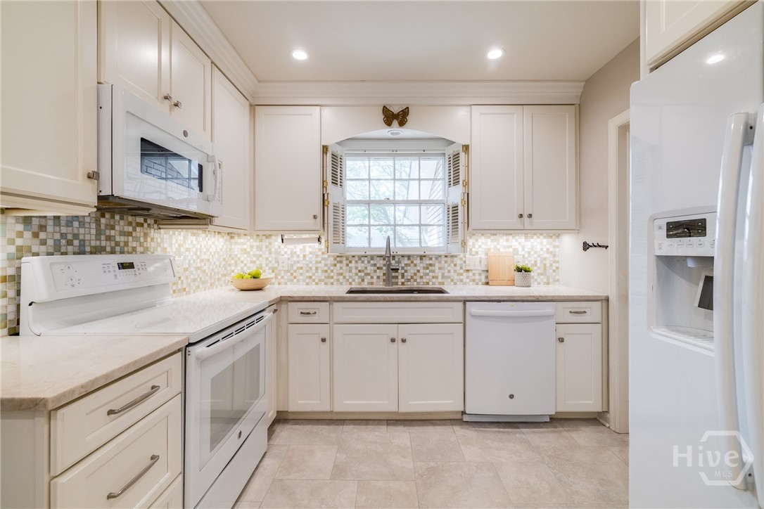 533-535 E 52nd Street