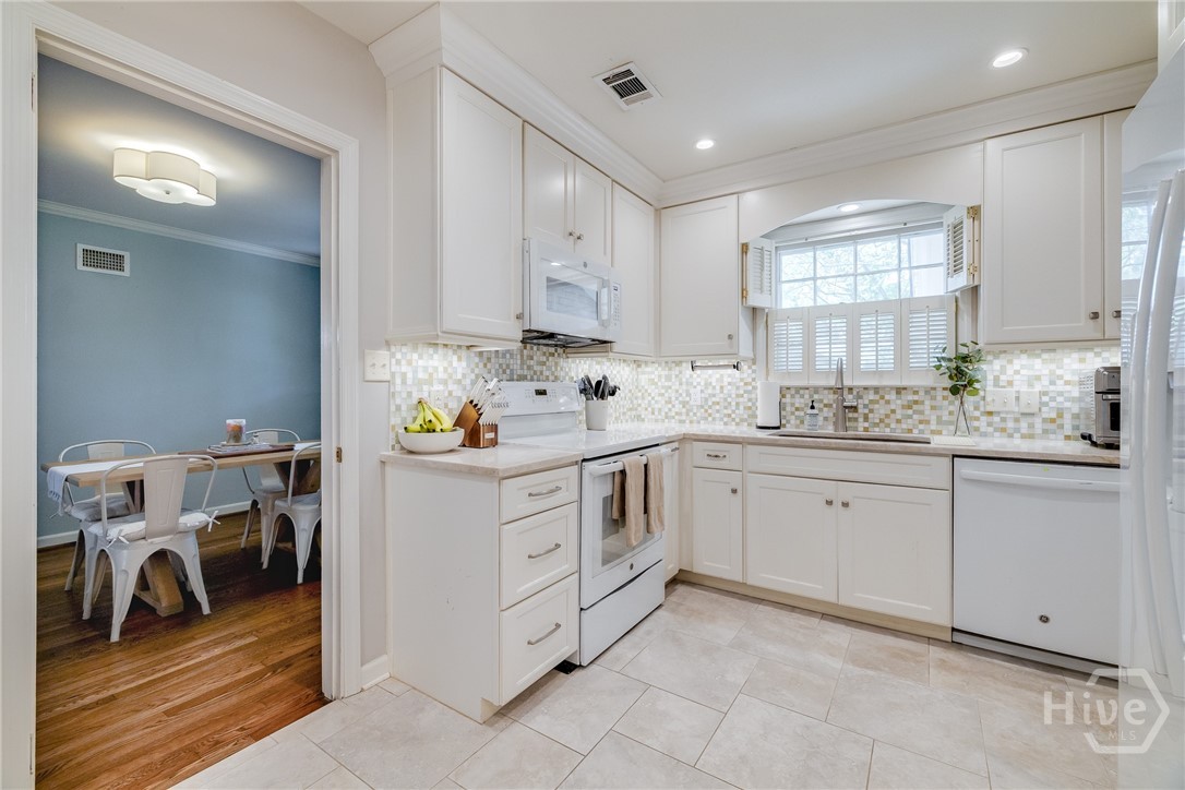 533-535 E 52nd Street