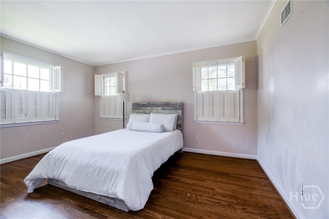 533-535 E 52nd Street