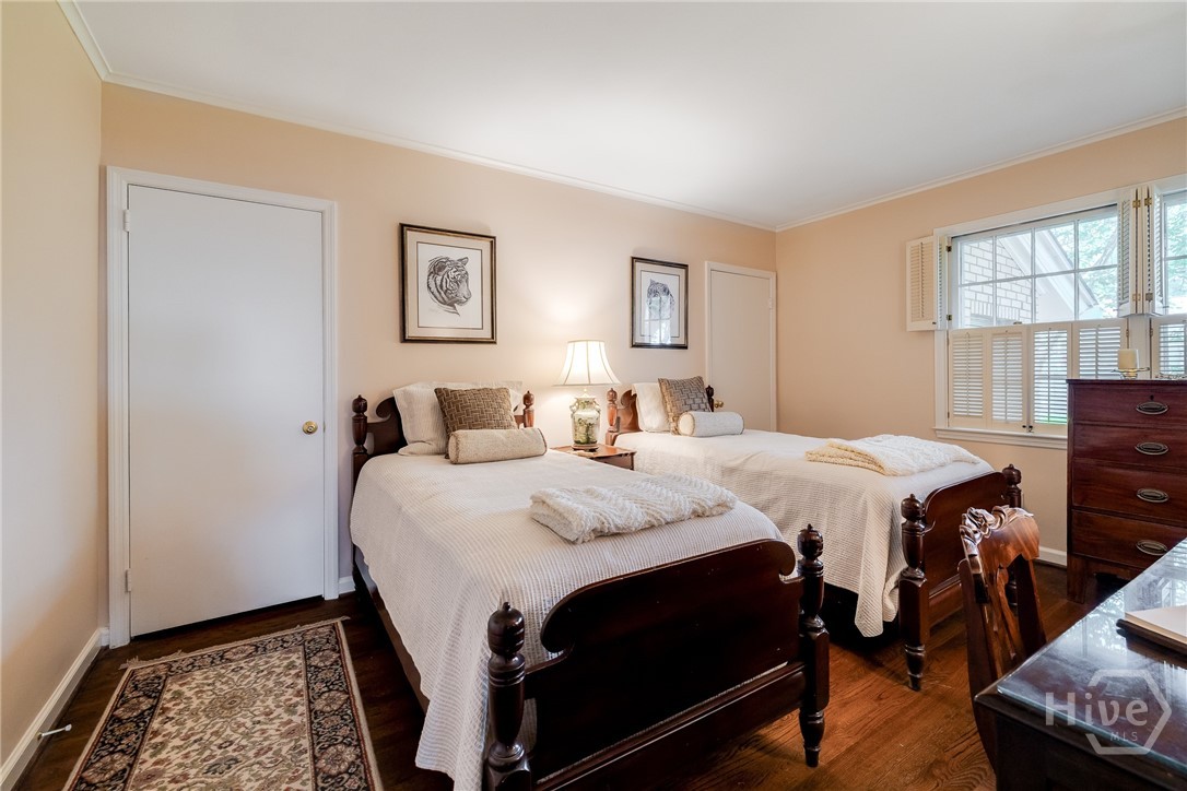 533-535 E 52nd Street