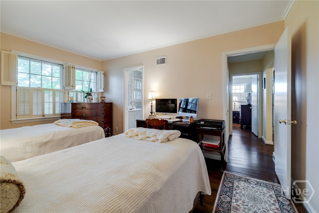 533-535 E 52nd Street