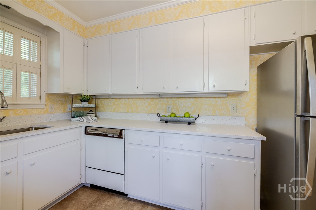533-535 E 52nd Street
