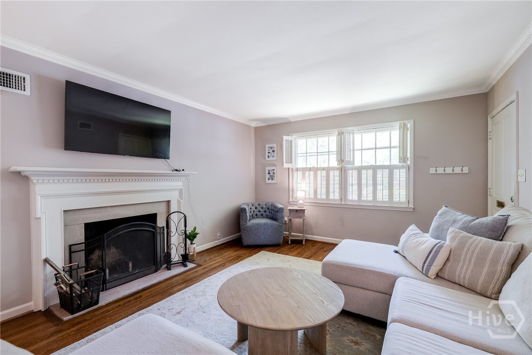 533-535 E 52nd Street