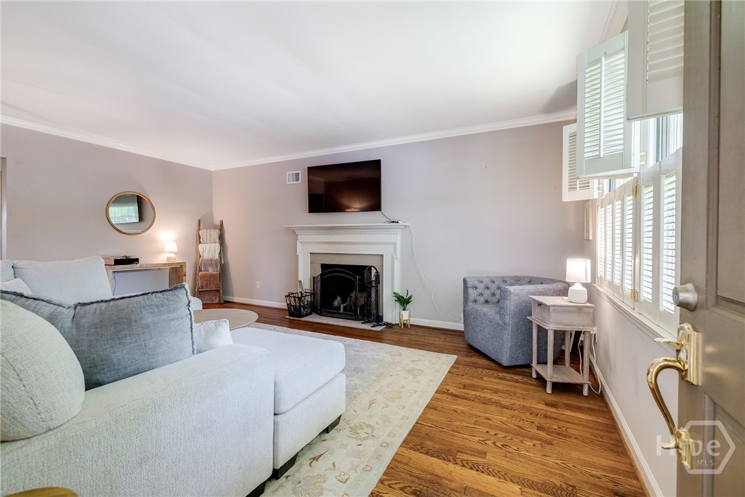 533-535 E 52nd Street