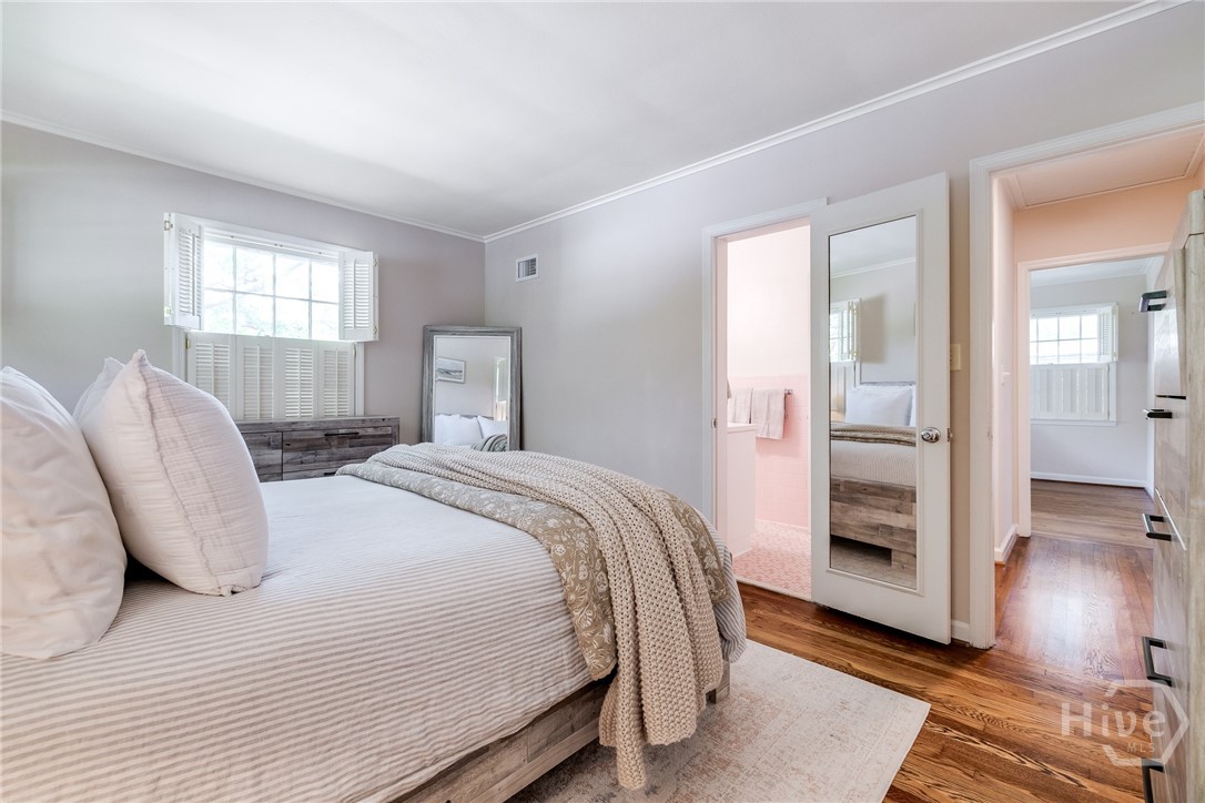 533-535 E 52nd Street