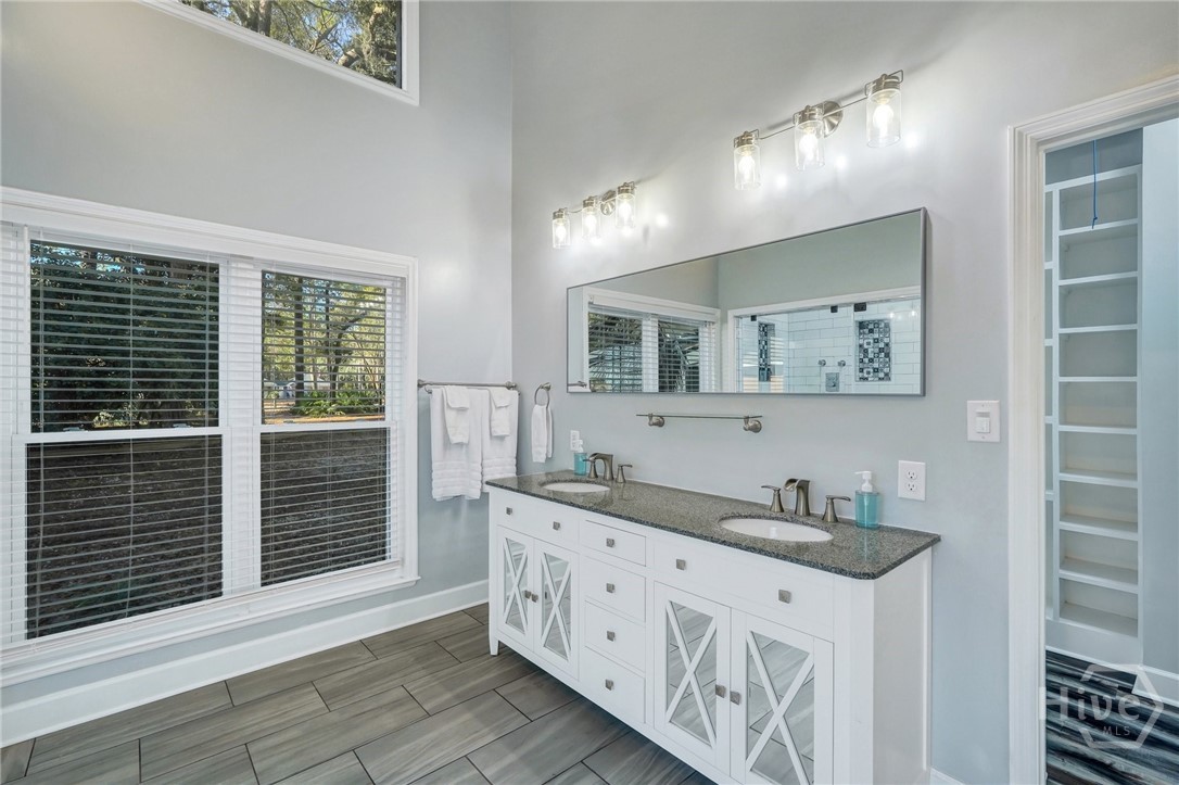 1396 Sea Way NE